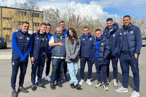 Дорофєєва заспівала у Варшаві перед грою "Динамо" з польською командою