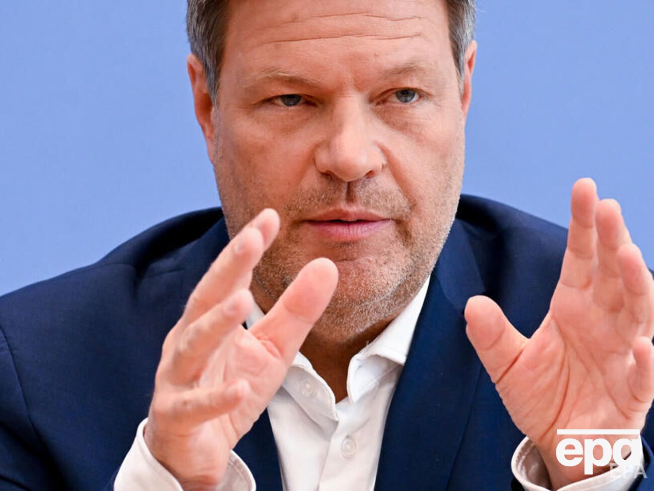 Габек: Усе, що зараз допомагає українській армії, мають доправити швидко