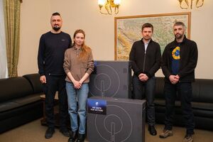 "Укрзалізниця" отримала 10 пристроїв Starlink першого покоління та п'ять – другого