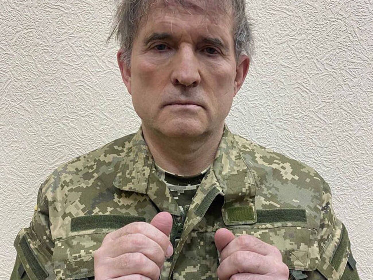 Медведчук &ndash; иностранный политический деятель, отметил Песков