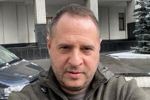 Ермак: Следует четко понимать, что Россия накапливает силы и стреляет по жилым кварталам. Там готовы убивать мирных людей просто так, использовать их, как живой щит