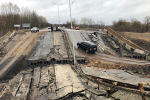 На трасі біля зруйнованих мостів почали зводити проїзди, зазначив Тимошенко