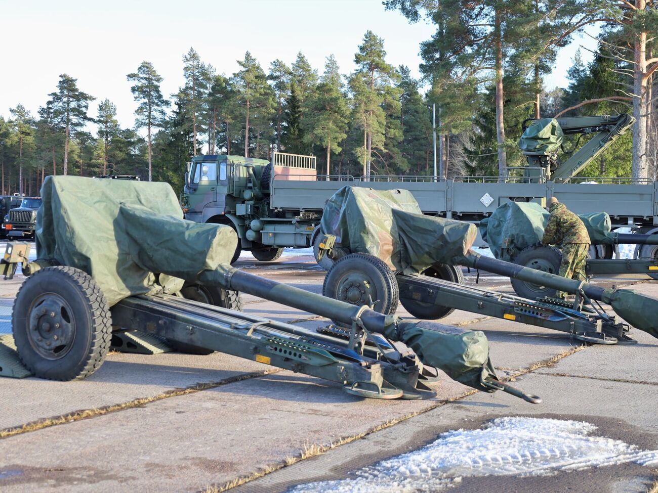 Эстония помогает Украине оружием