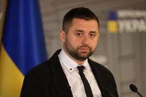 Арахамия заявил, что цель Украины – наказать чиновников и депутатов, выехавших из страны во время войны