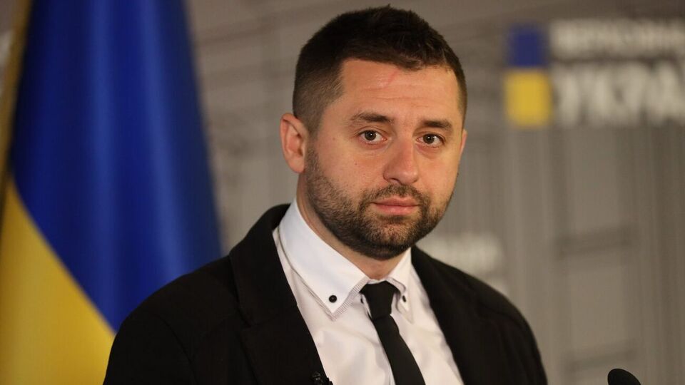 Арахамия заявил, что цель Украины – наказать чиновников и депутатов, выехавших из страны во время войны