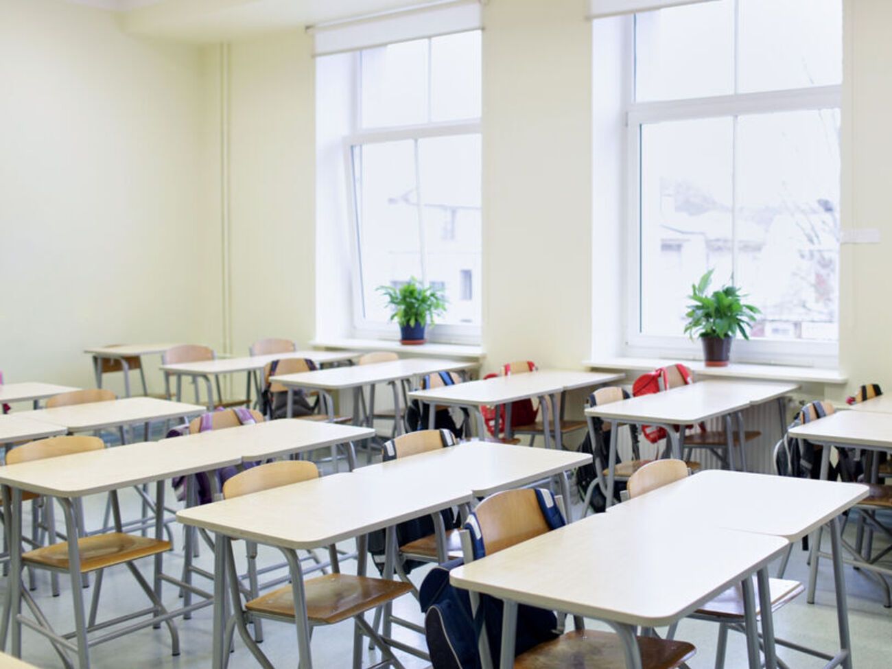 Омбудсмен призвал не заставлять преподавателей возвращаться в населенные пункты, пока на это не даст разрешение военная администрация