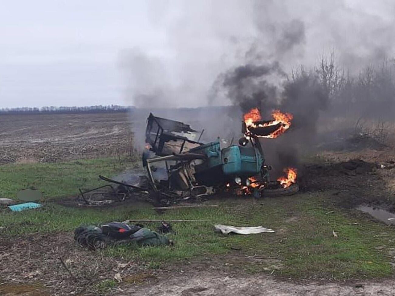 Поліцейські встановили, що 42-річний місцевий житель вивозив сміття на тракторі