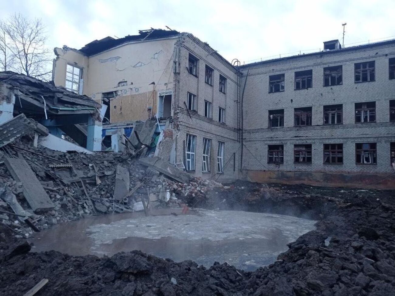 Від початку широкомасштабного вторгнення окупанти зруйнували в Донецькій області 120 шкіл, 103 дитячі садки, 37 вишів