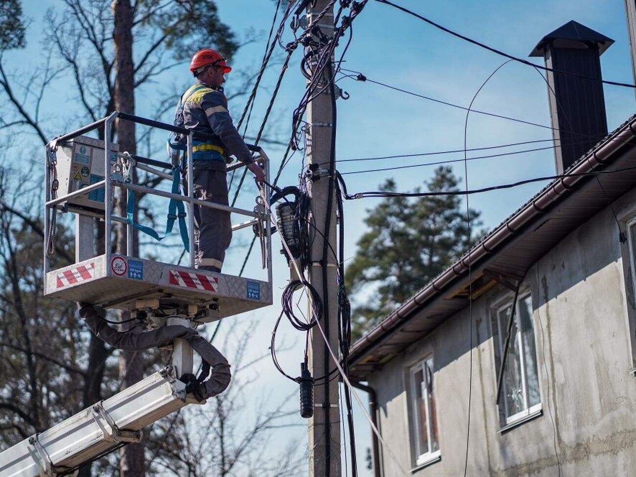 Пошкодженими залишається понад 1600 км електромереж