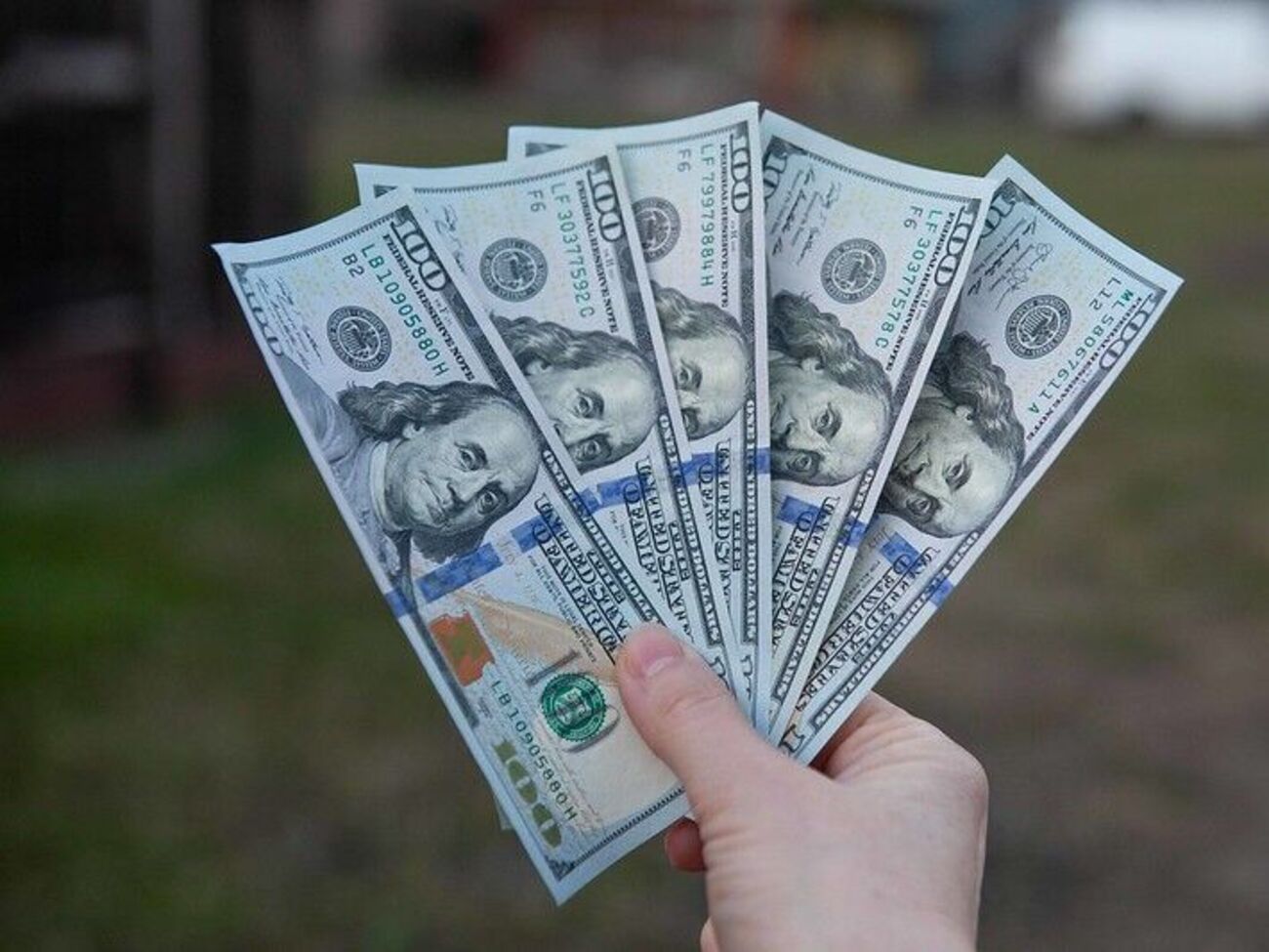 У жителя пгт Каменка под угрозами забрали&nbsp;$40 тыс. и Nissan