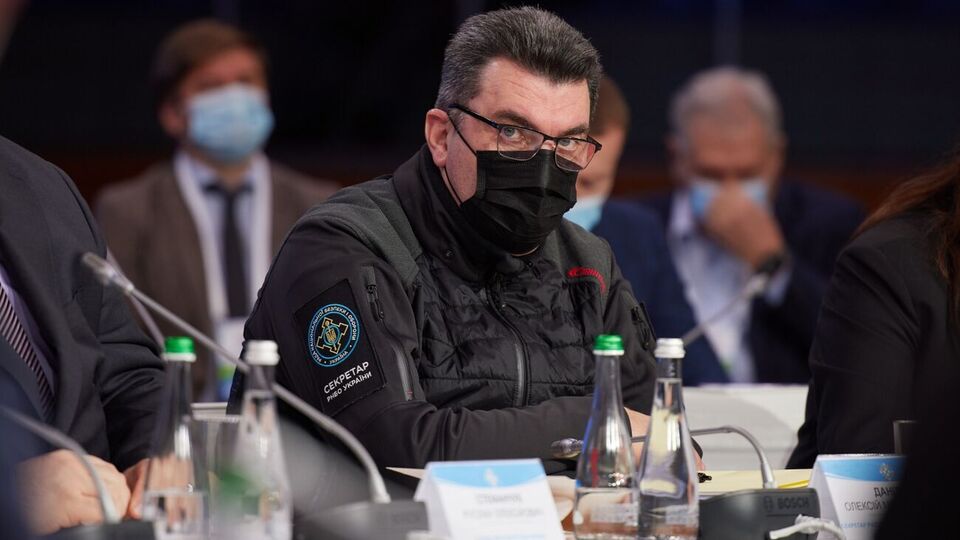 Данилов: Я не хочу называть количество людей, которых положили в первые дни