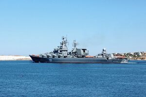 Сколько членов экипажа крейсера "Москва" погибло, а скольких эвакуировали, неизвестно