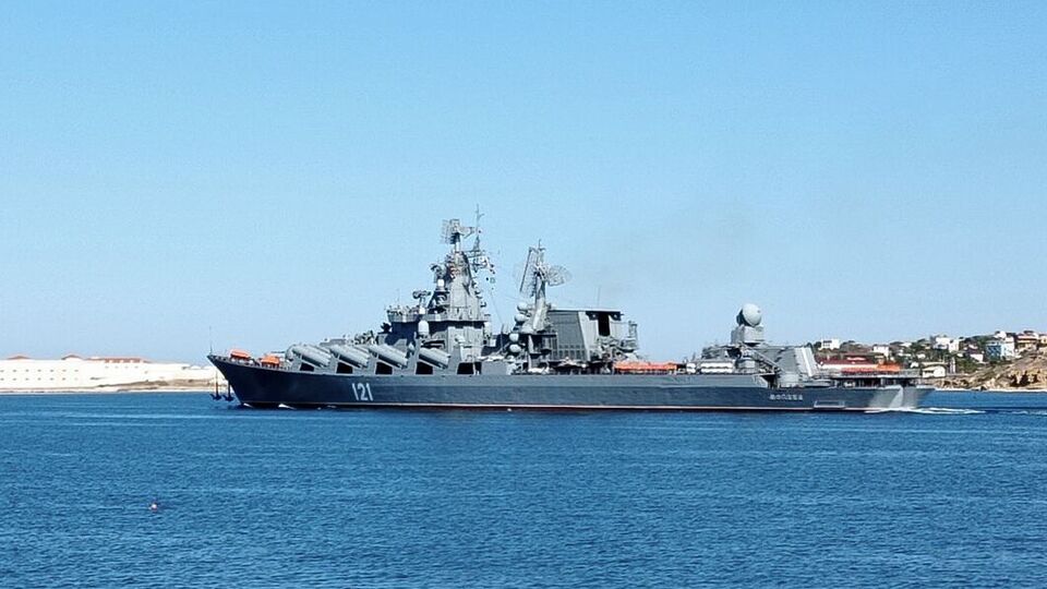 Сколько членов экипажа крейсера "Москва" погибло, а скольких эвакуировали, неизвестно