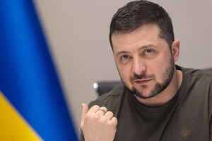 Зеленский: Что происходит в армии Российской Федерации, которая напала на нас, которая является оккупантом, которая блокирует, к слову, Черное море, мне, честно говоря, все равно
