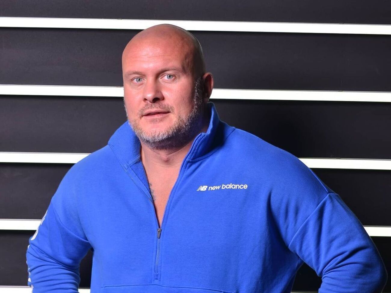 Узелков розповів, що пес приходив в один і той самий час, щоб поїсти