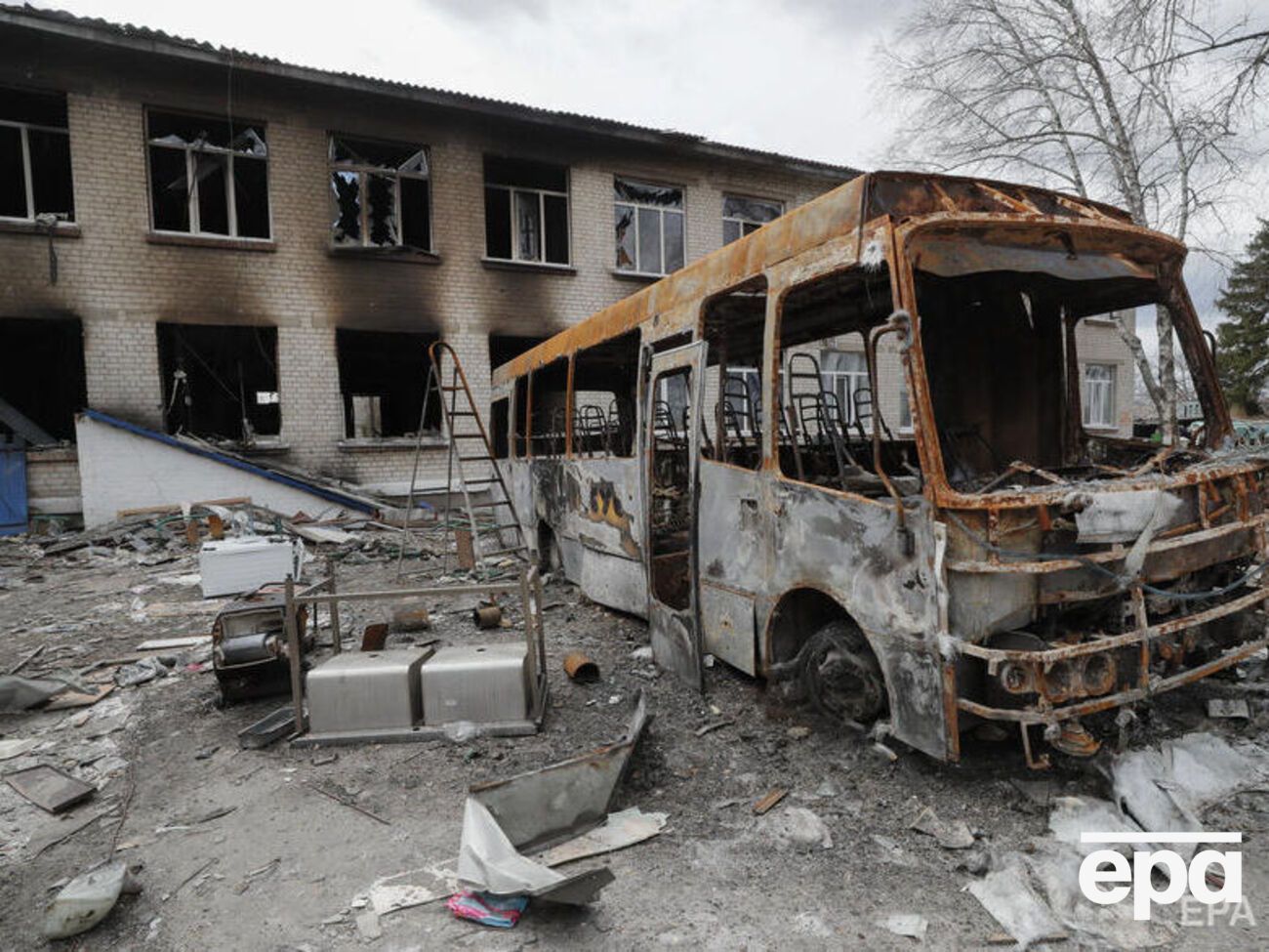 95 учебных учреждений в Украине разрушено в результате бомбардировок РФ. На фото &ndash;&nbsp;школа под Киевом после ухода оккупантов