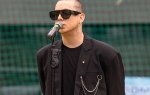 Melovin в 2015 году победил в шоу "Х-фактор", которое вела жена Медведчука