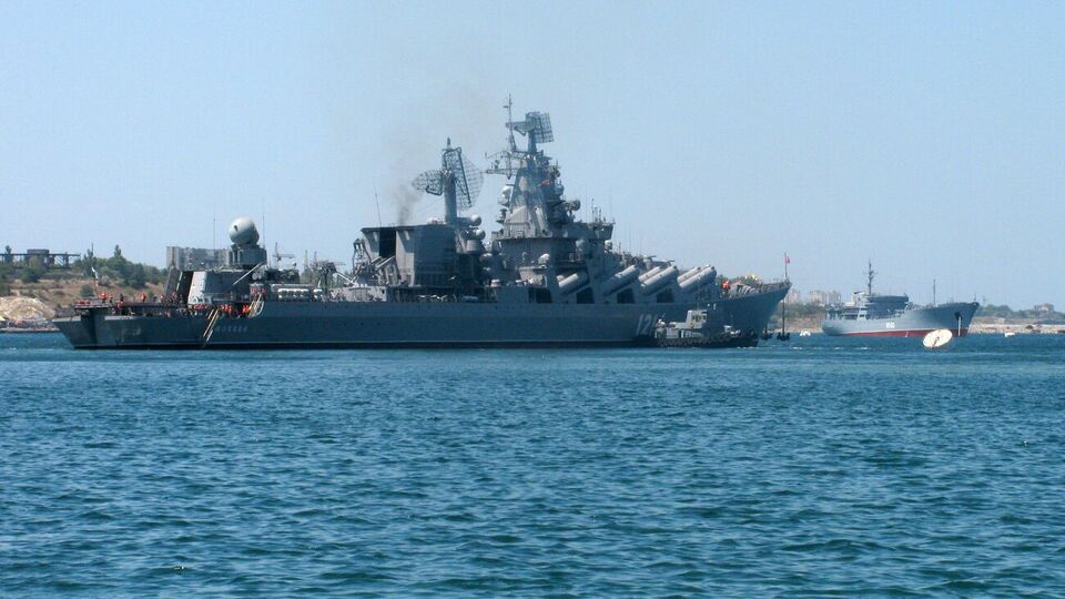 За словами Арестовича, на борту знищеного крейсера був штаб і командування Чорноморського флоту РФ