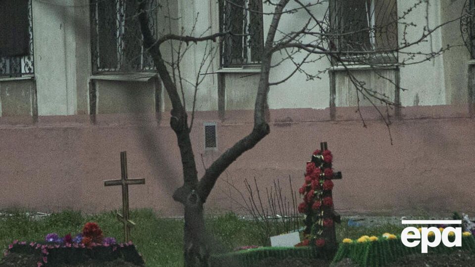 В горсовете отметили, что оккупанты запрещают захоронение убитых ими же людей