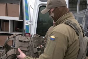 На початку квітня 650 комплектів з бронежилетів та касок передали захисникам Київської області та Запоріжжя