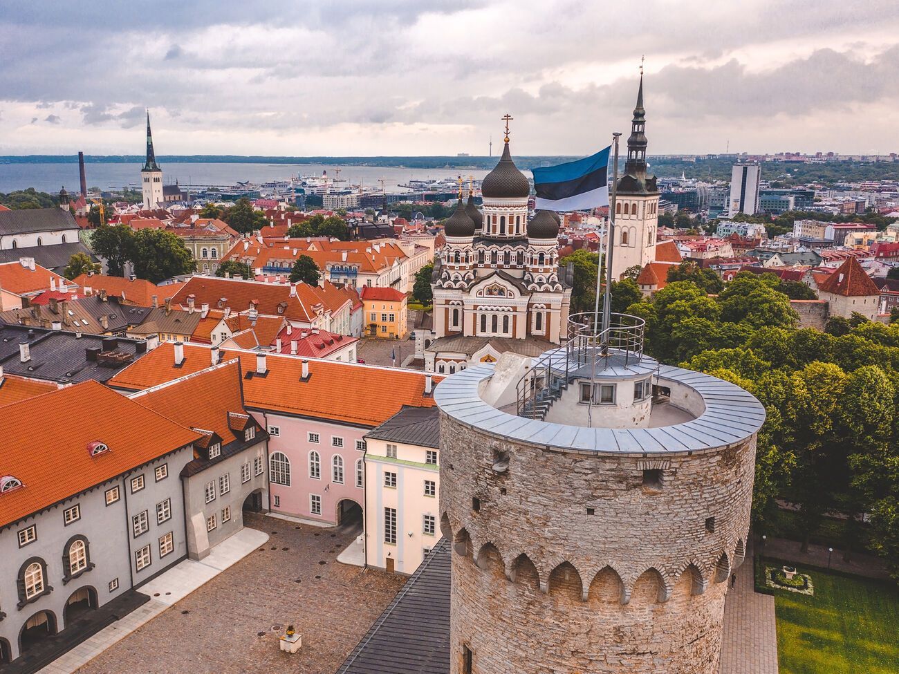 Сьогодні в країні з населенням 1,3 млн осіб перебуває 1650 британських солдатів, 850 з яких прибули до країни після вторгнення Росії в Україну