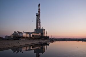 Вопрос запрета поставок нефти из РФ не будут выносить на обсуждение ЕС до 24 апреля, отметил источник The New York Times