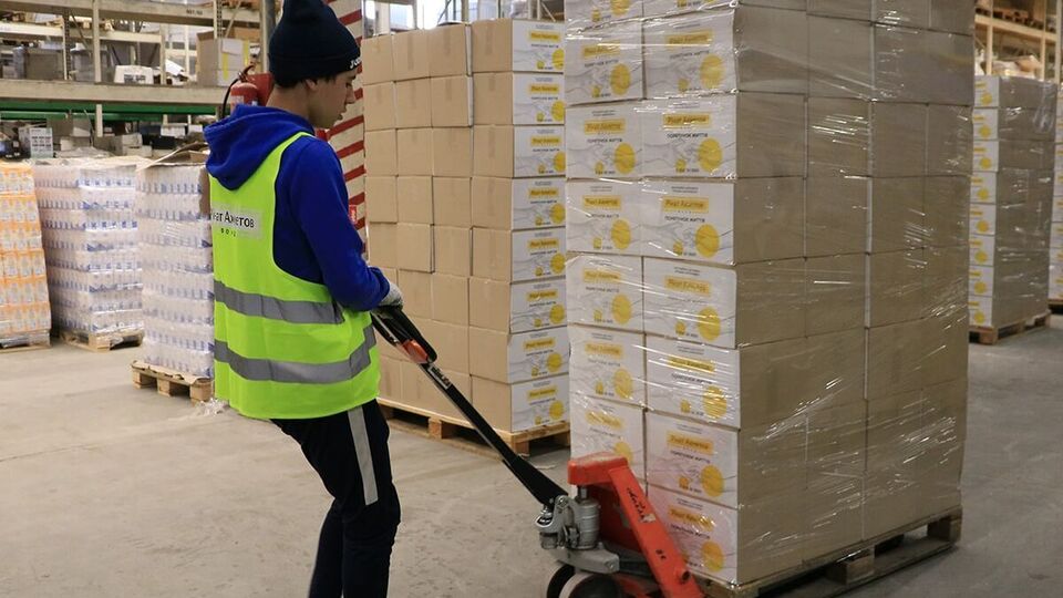 27 тыс. наборов с продуктами первой необходимости получили киевляне и вынужденные переселенцы из самых горячих точек