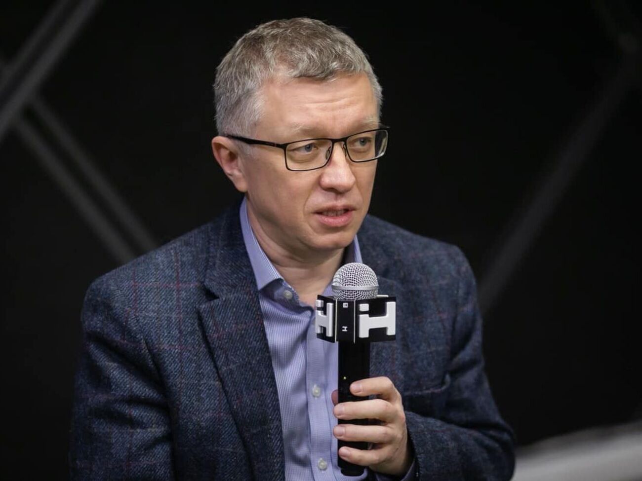 На болотах никак не могут смириться, что смешные хохлы какой-то "недоракетой" разрушили их крейсер и миф о непобедимости "русского народа"