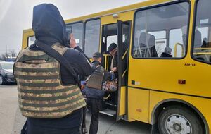 Людей вывозили в Бахмут и Запорожье