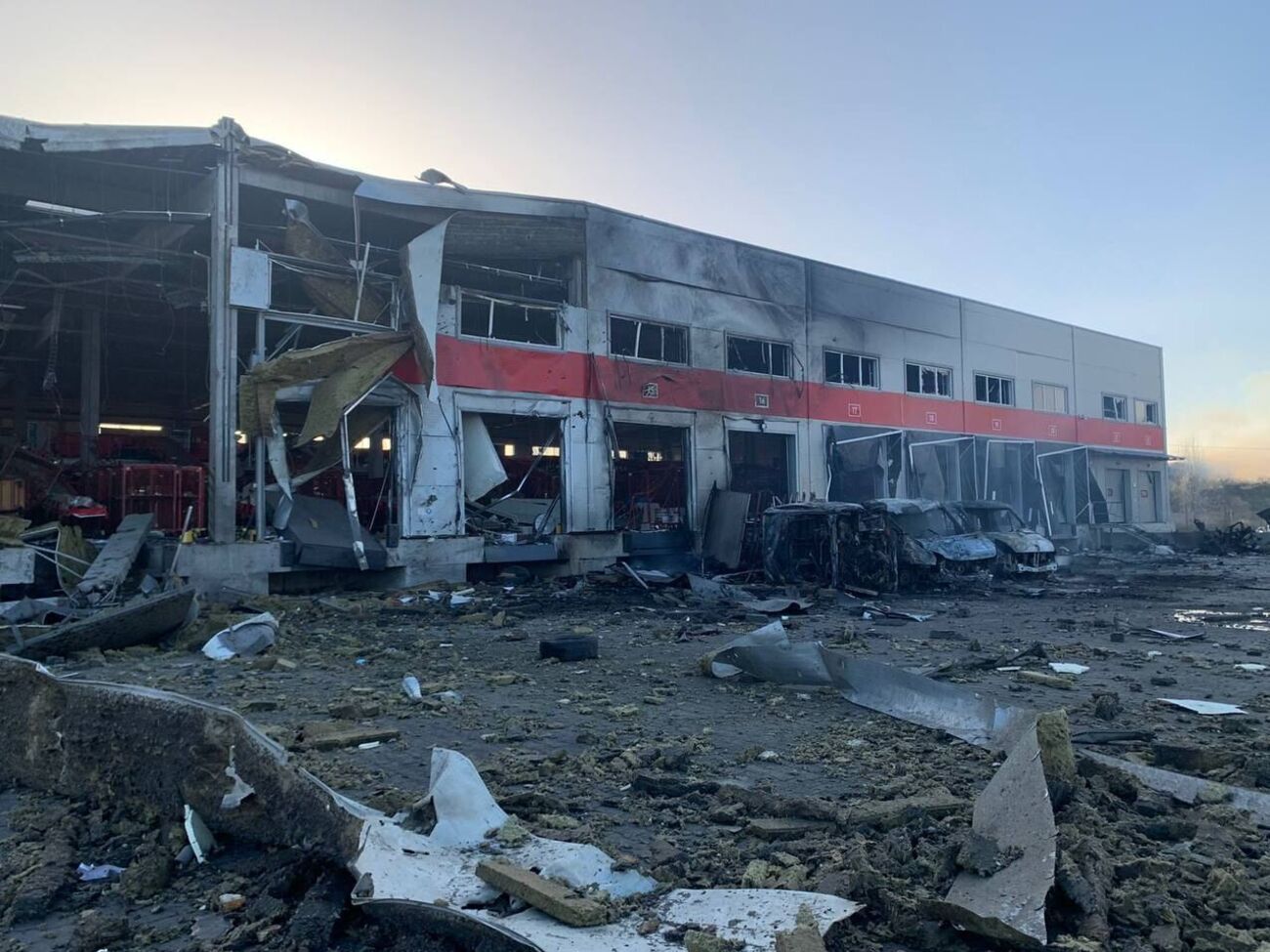 "Зачем стрелять дорогущей ракетой в гражданское отделение "Новой почты"?" &ndash; выразил недоумение глава области