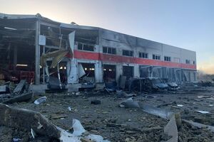 "Зачем стрелять дорогущей ракетой в гражданское отделение "Новой почты"?" – выразил недоумение глава области