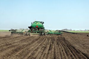 Незважаючи на війну, в Україні триває посівна кампанія