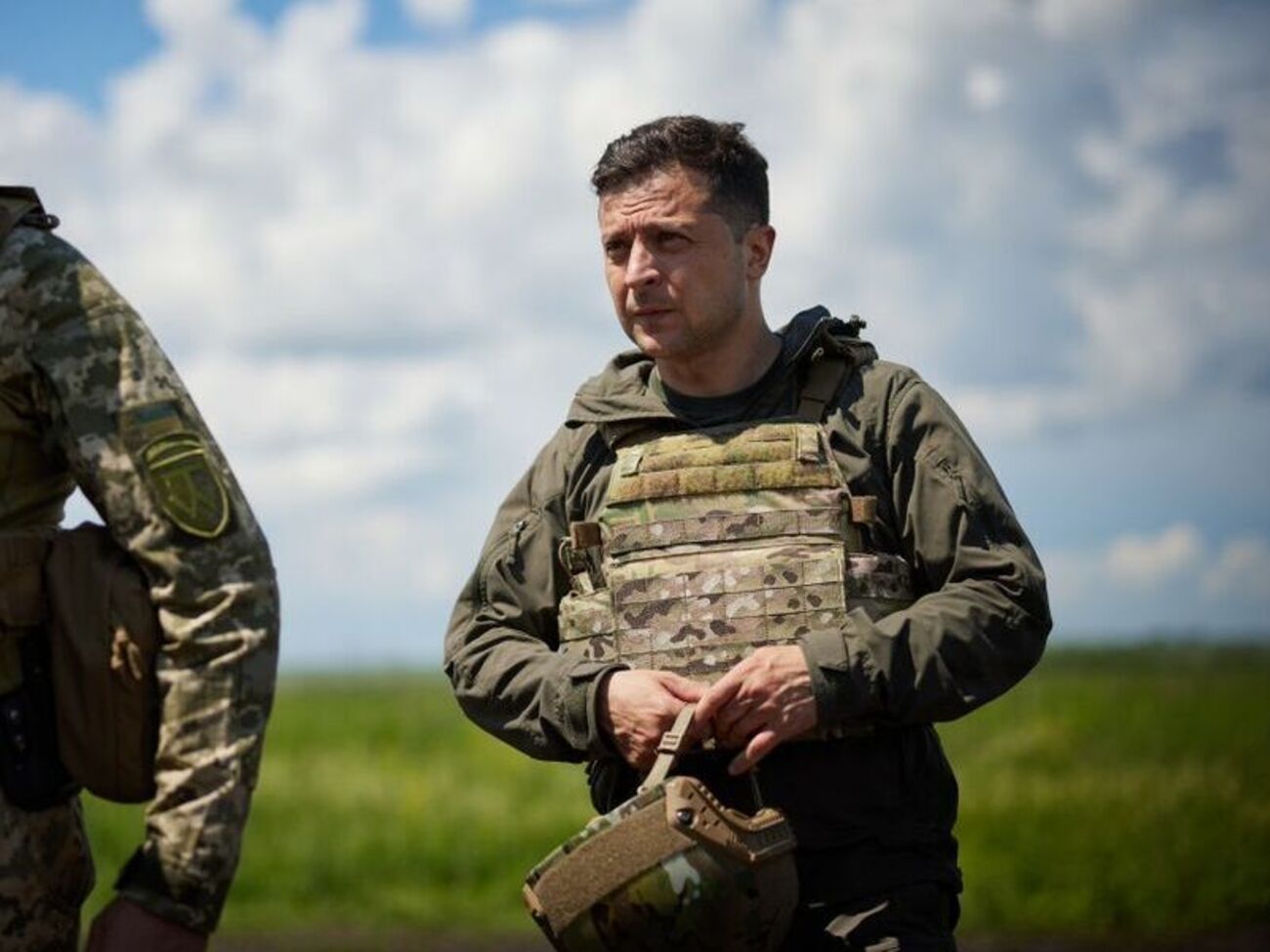 Зеленський: Чим більше і швидше ми отримаємо всю зброю, яку запросили, тим сильніші будуть наші позиції і тим скоріше буде мир
