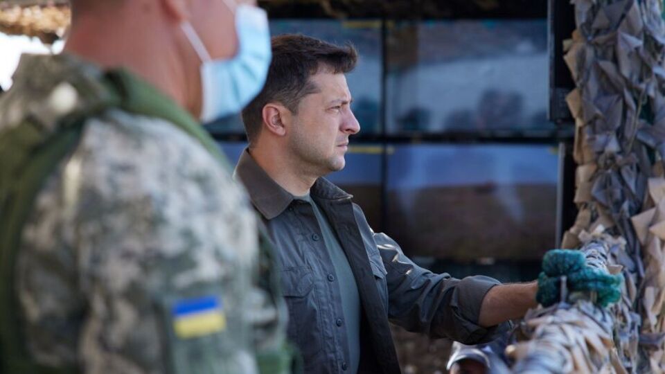 Те, що обговорювали на нараді, розкривати поки не можна, заявив Зеленський
