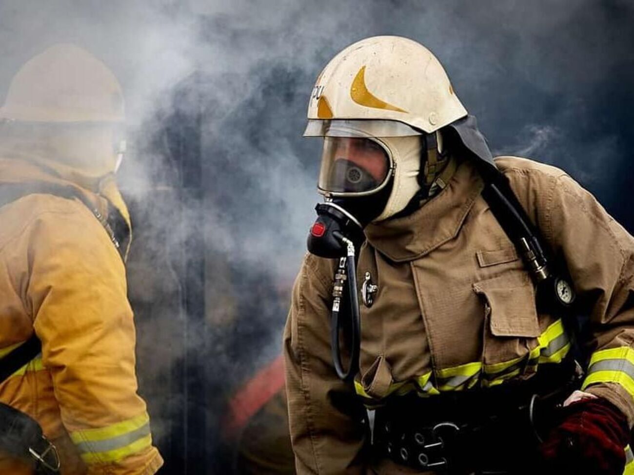 На місці вибухів у Києві працюють рятувальники та медики, повідомив Кличко