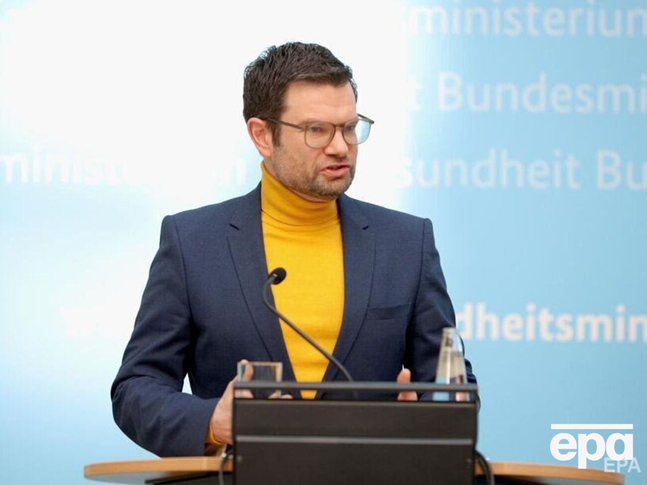 Бушман выразил позицию правительства Германии по поводу предоставления оружия Украине