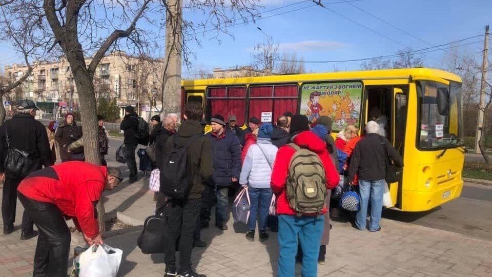 Із Луганської області вдалося евакуювати понад 50 людей