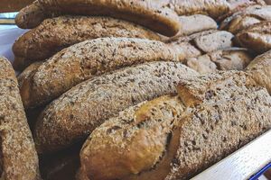 Окупанти цілилися по автомобілях, що возять хліб, заявив Гайдай