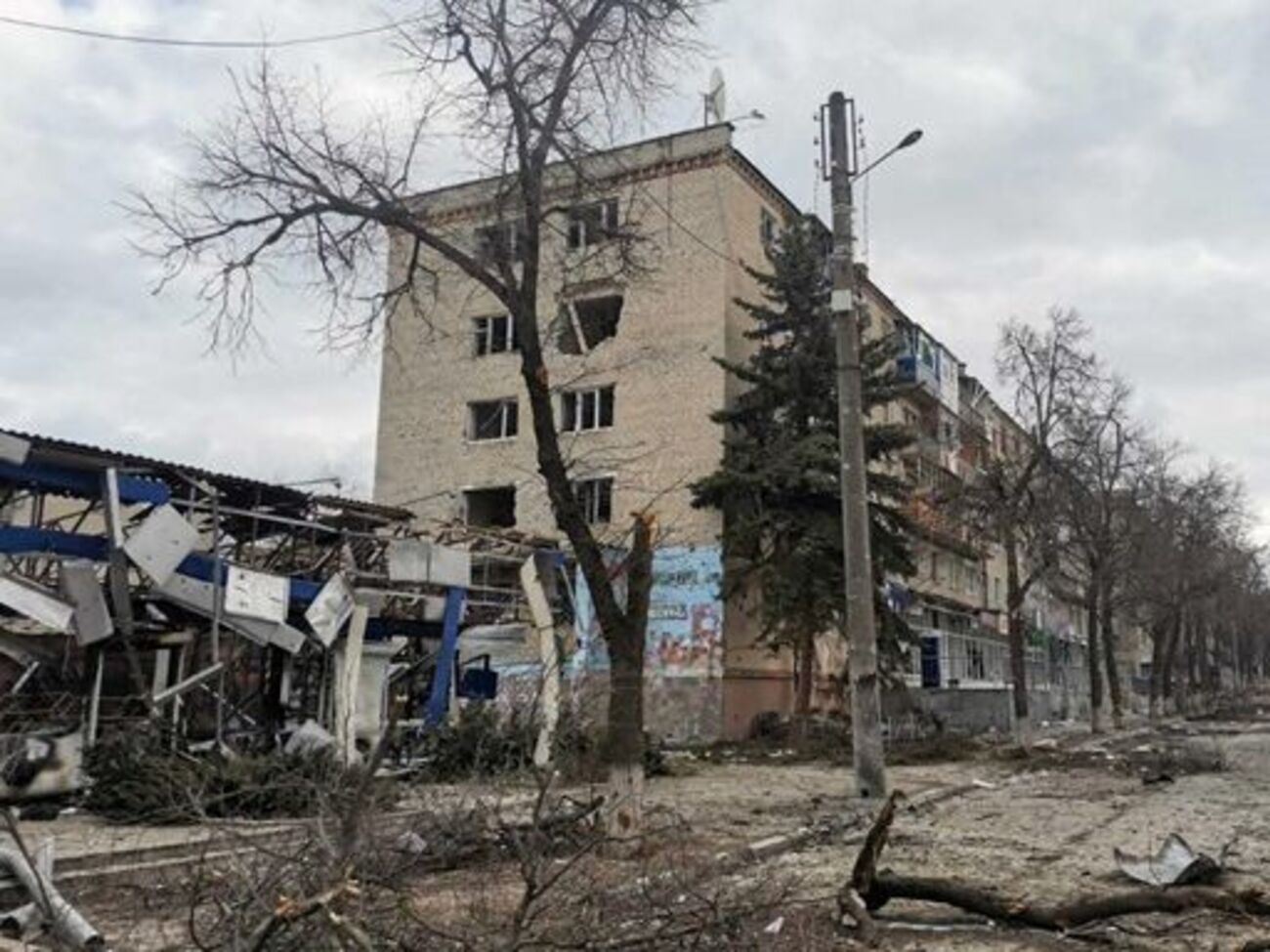 По данным местных властей, в оккупированном Изюме &ndash; гуманитарная катастрофа