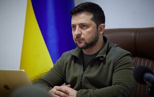 Знищення російськими військами українських військовослужбовців, які захищають Маріуполь, може закрити можливість переговорів між країнами, вважає Зеленський