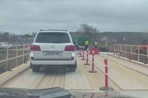 По мосту смогут проехать машины массой до пяти тонн