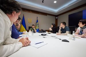 Зеленський вважає, що в розмові про гарантії безпеки в України не буде проблем у питаннях про зброю чи санкції, але будуть – із "військовим компонентом"