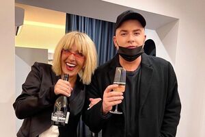 Данилко рассказал, что Вайкуле позвонила ему в первые дни войны, а звонка от их общей знакомой и коллеги Пугачевой не было