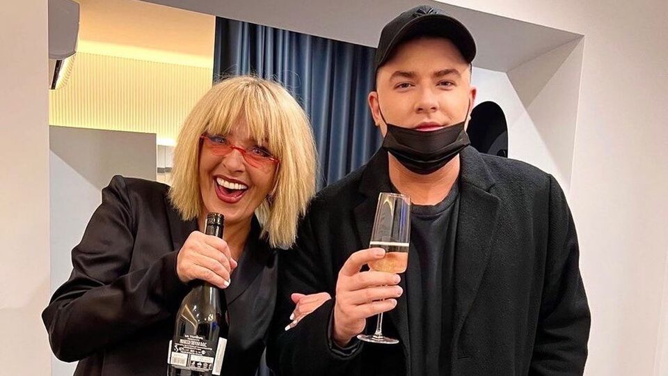 Данилко рассказал, что Вайкуле позвонила ему в первые дни войны, а звонка от их общей знакомой и коллеги Пугачевой не было