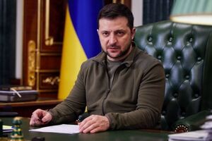 Зеленский: "ПриватБанка" это точно не касается. Потому что "ПриватБанк" дал дивиденды нормально, и помог, и дал деньги в бюджет. К нему нет вопросов