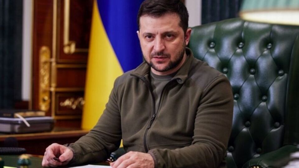 Зеленский: "ПриватБанка" это точно не касается. Потому что "ПриватБанк" дал дивиденды нормально, и помог, и дал деньги в бюджет. К нему нет вопросов