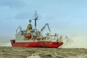 "Ноосфера" доправить до чилійського порту українських та польських полярників