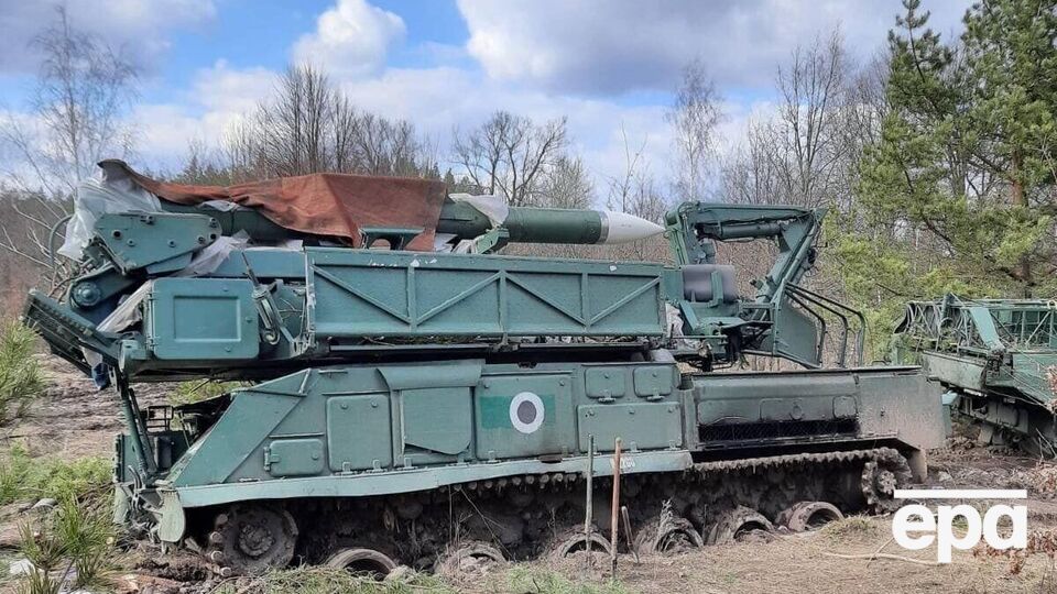 Завод производил в том числе ЗРК "Бук". На фото – российский ЗРК, захваченный украинскими военными в начале апреля