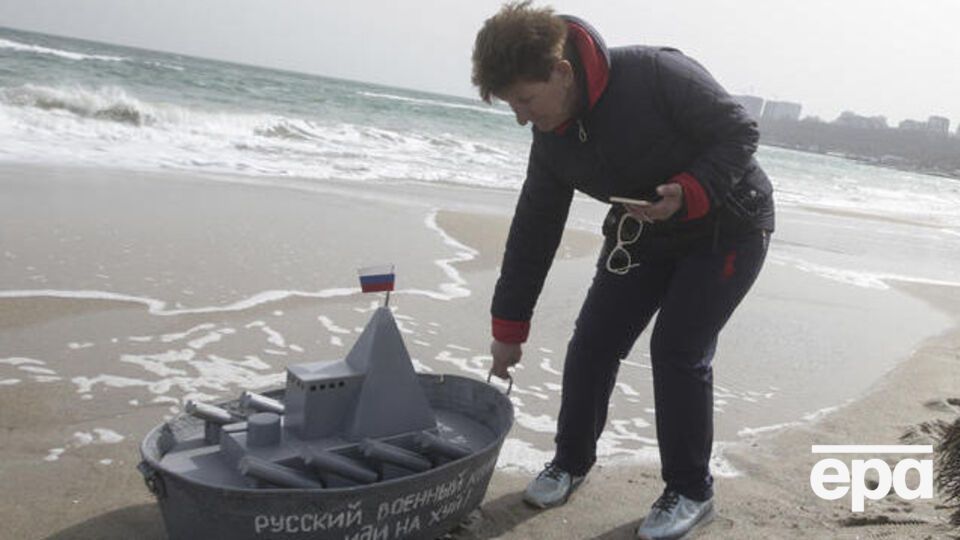 Під заборону потрапляють усі судна з російським прапором, а також ті, які змінили прапор після 24 лютого (фото зроблено в Одесі 1 квітня)