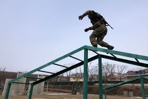 Перед скеруванням в Україну російських військових готують у польових таборах, зазначають у ЗСУ
